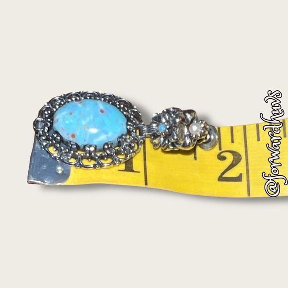 Silver-Tone Screw Back Earrings with Faux Turquoise – Vintage-Inspired Elegance - Picture 5 of 9